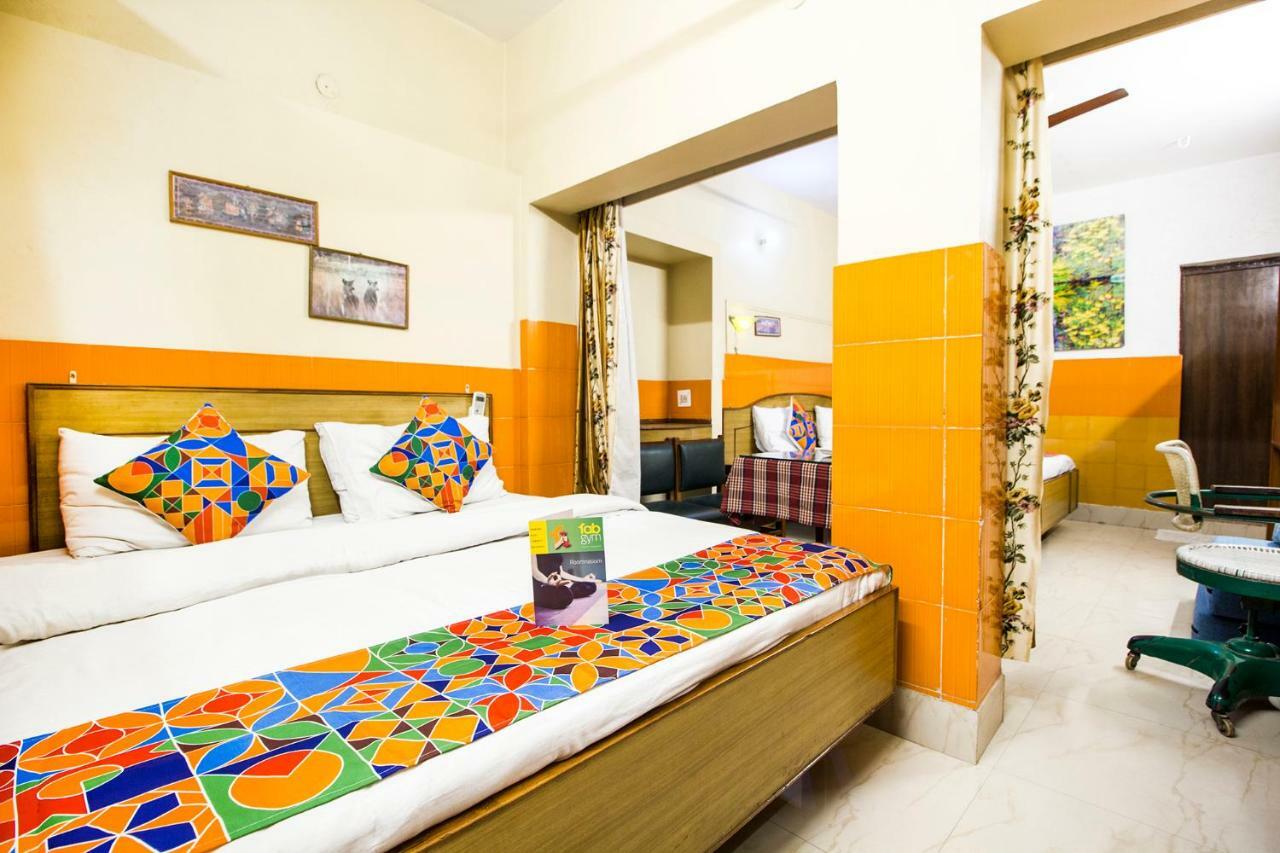 Hotel Ashrey Dehradun Buitenkant foto