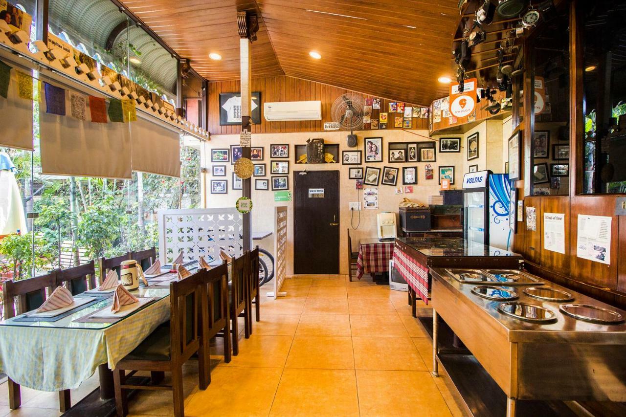 Hotel Ashrey Dehradun Buitenkant foto