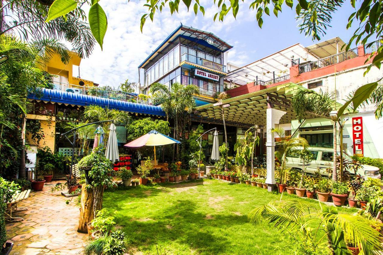 Hotel Ashrey Dehradun Buitenkant foto
